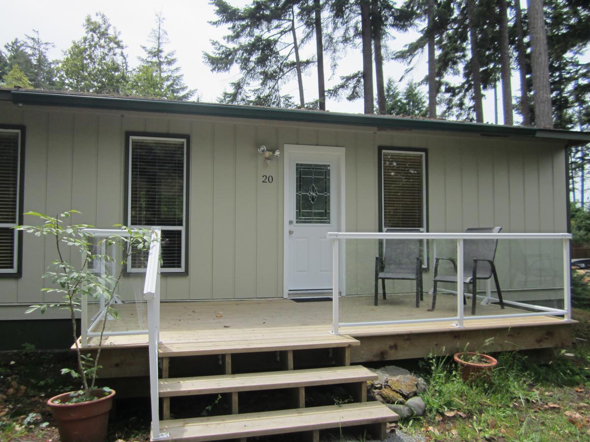 The Surf Lodge And Pub Gabriola Exterior foto